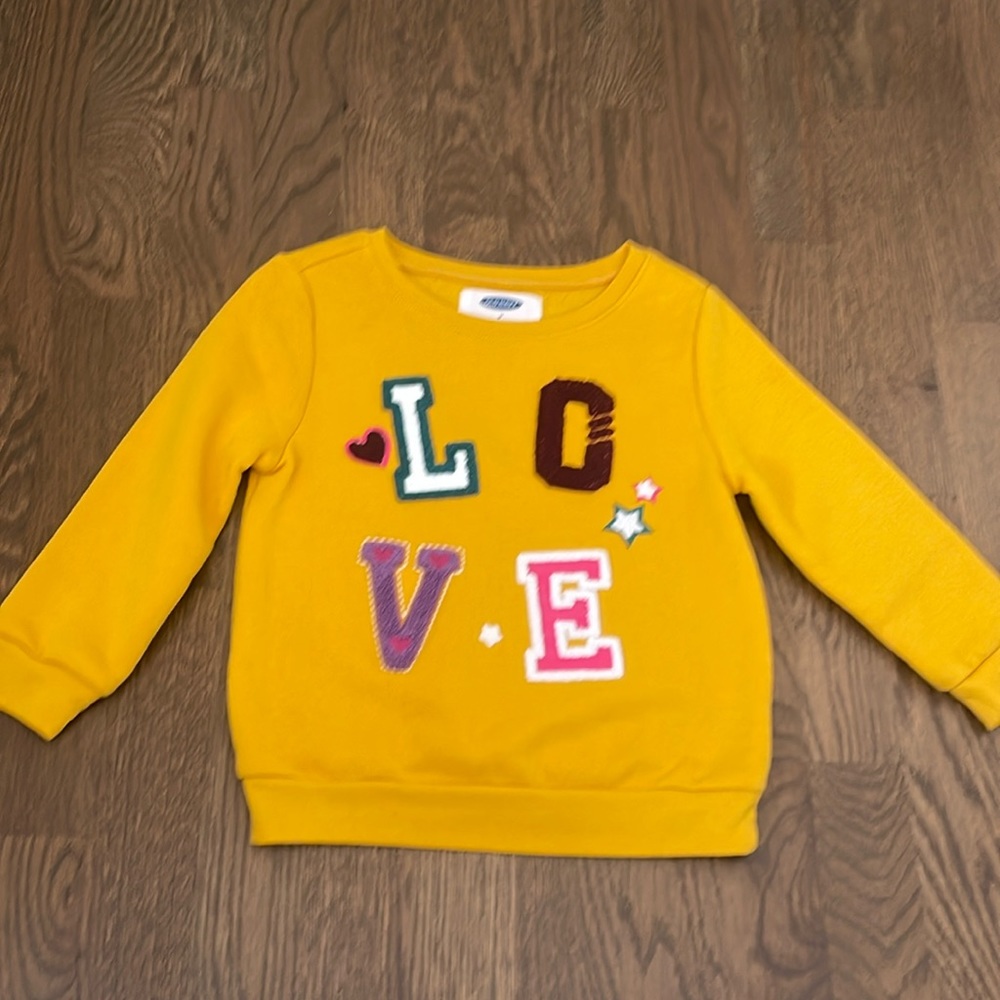 Old Navy mustard sweatshirt size 3T, like new